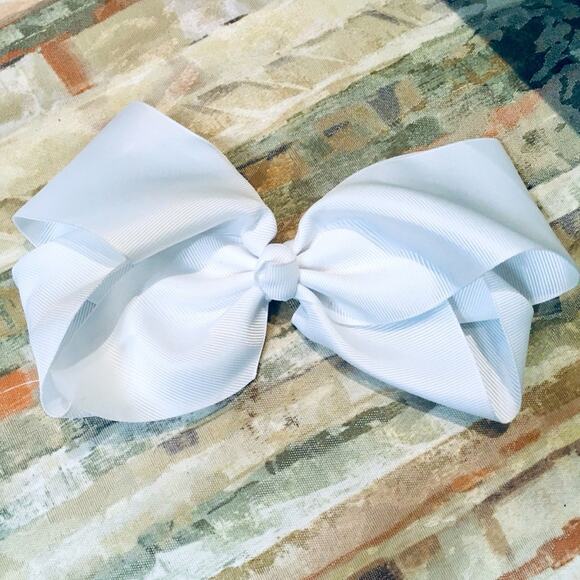Classic White Clip on Bow - Picture 1 of 4